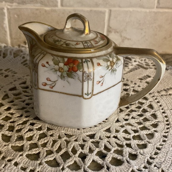 Vintage Creamer, hand painted, excellent condition. - Picture 3 of 8